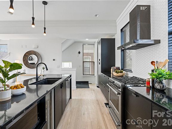 5th image of 435 Steel Gardens Blvd