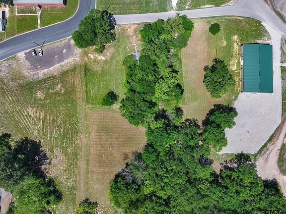 2nd image of 300 Quail St