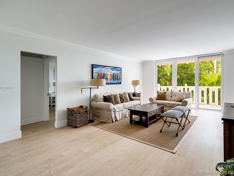1st image of 1121 Crandon Blvd APT D206
