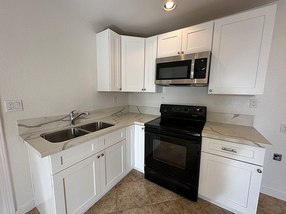 3rd image of 13790 Mangowood Dr #2
