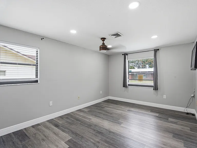 1433 Ellison Ln — Photo 20