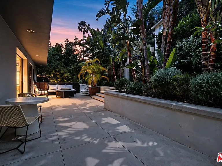 2035 De Mille Dr — Photo 30