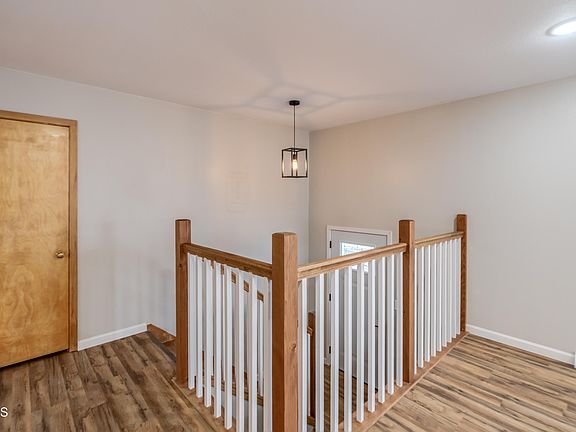 4th image of 415 3rd St