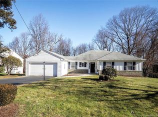 37 Valley View Rd, Trumbull, CT 06611