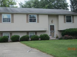 1300 Cherokee Trl, Stow, OH 44224