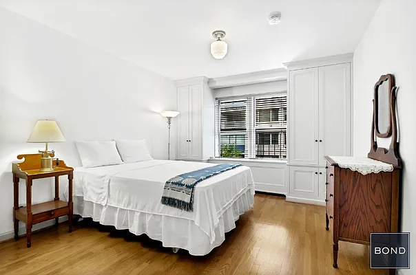 Sold by Bond New York | media 12