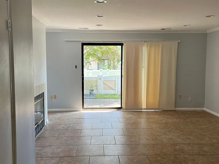 209 Hampshire Dr #209 — Photo 11