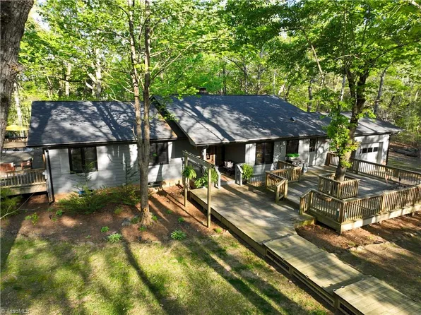 407 Baldwin Dr, Lowgap, NC 27024