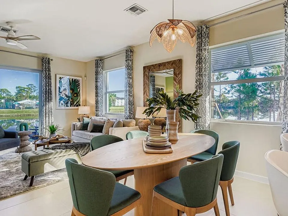 202 Lakeside Landing Dr