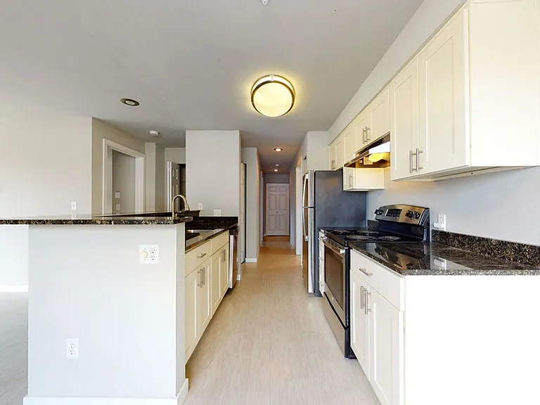 Avalon West Apartments — Photo 14
