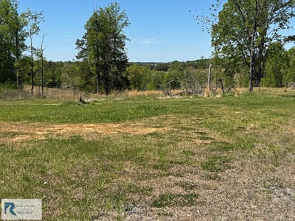 2nd image of 840 Sugartree Church Rd