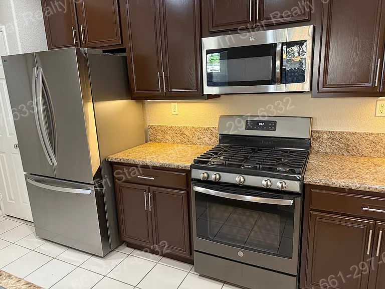 27350 Dearborn Dr — Photo 8