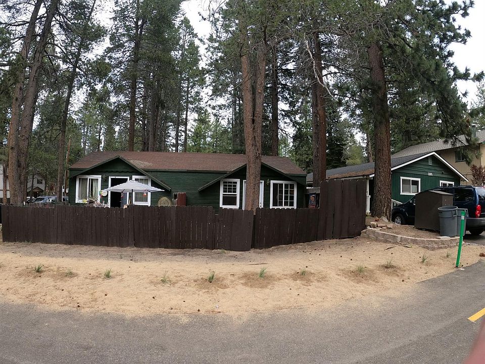 2nd image of 1101 Sierra Blvd #A & B