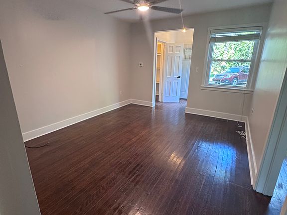 4th image of 104 Biltmore Dr #B