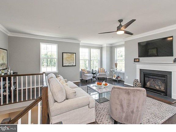 5th image of 332 Buckeye Cir