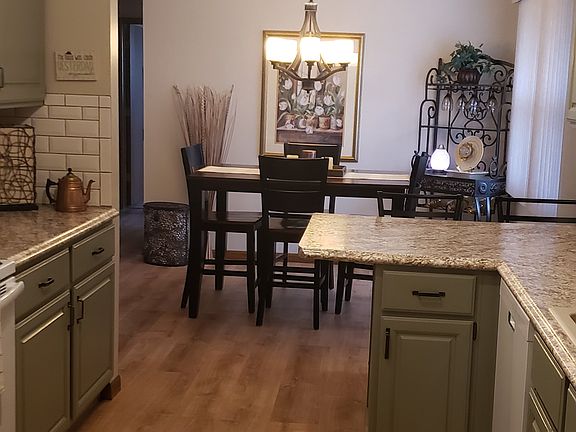 5th image of 3916 Wilshire Ln