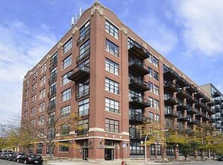 1250 W Van Buren St APT 211, Chicago, IL 60607