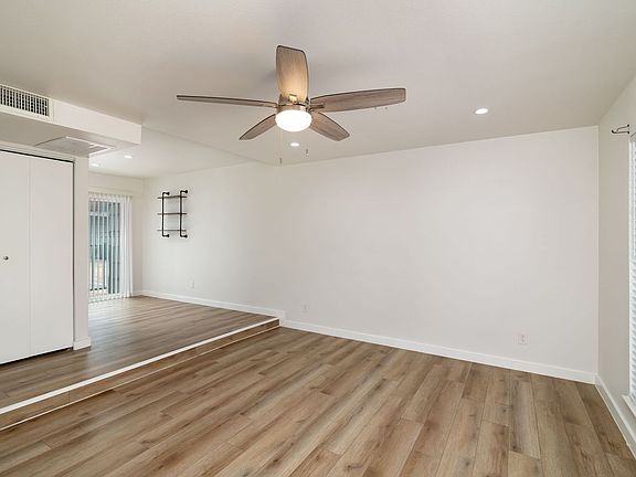 4th image of 2722 Throckmorton St APT 308