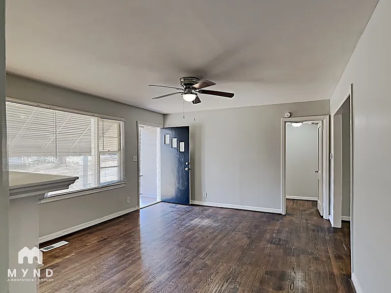 924 Parkway Dr — Photo 7