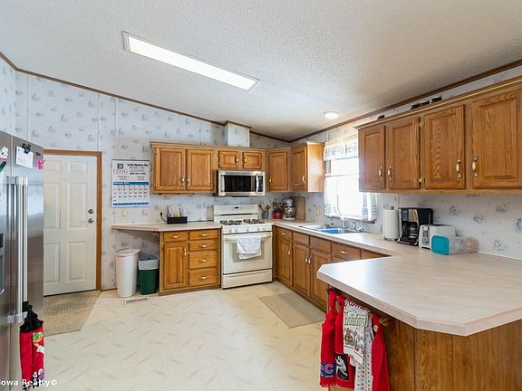 5th image of 302 Fairview Dr