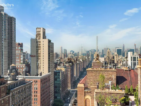 1110 Park Avenue image 8 of 25