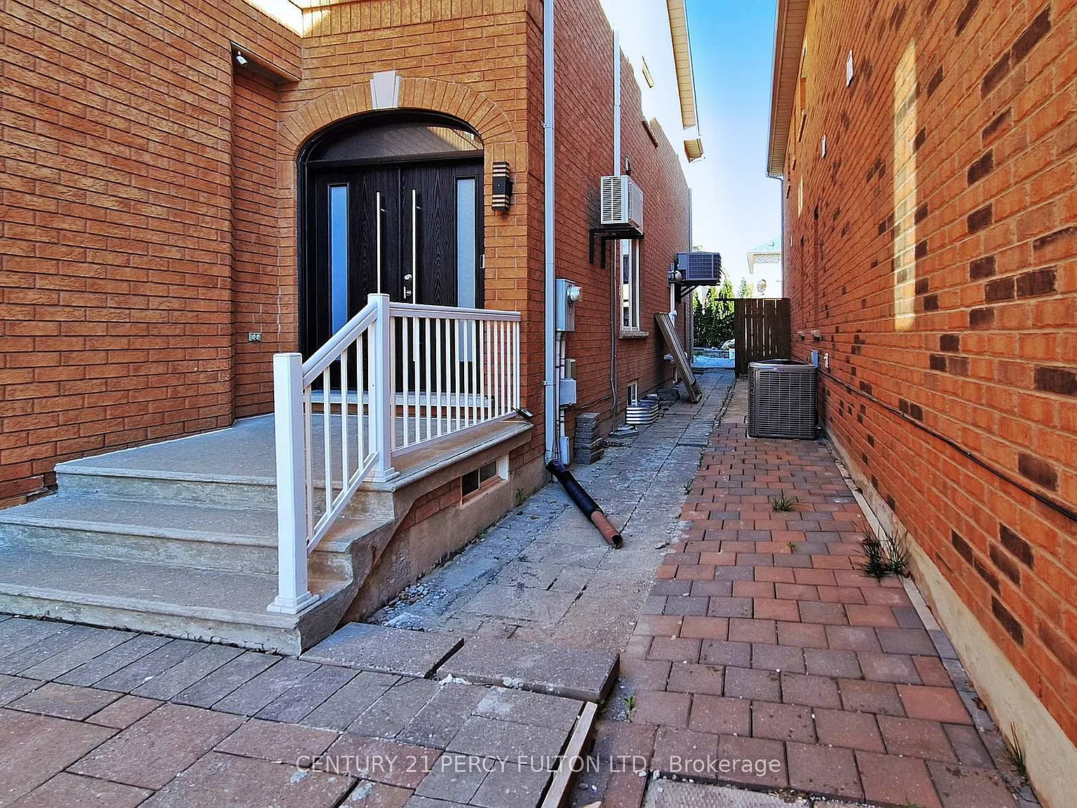 3 bed, $2,400 — Photo 2