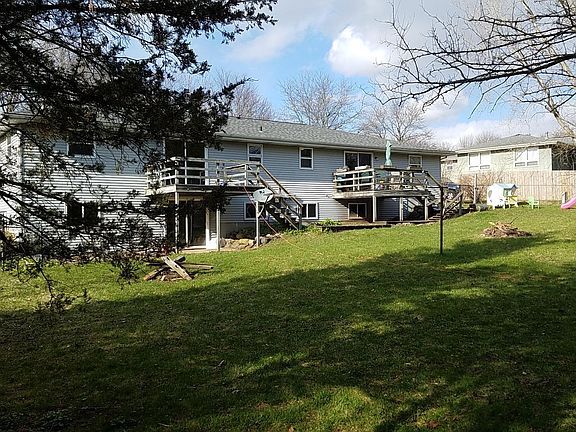 The fenced-in backyard is great for dogs, kids, entertaining (both sides of duplex shown)