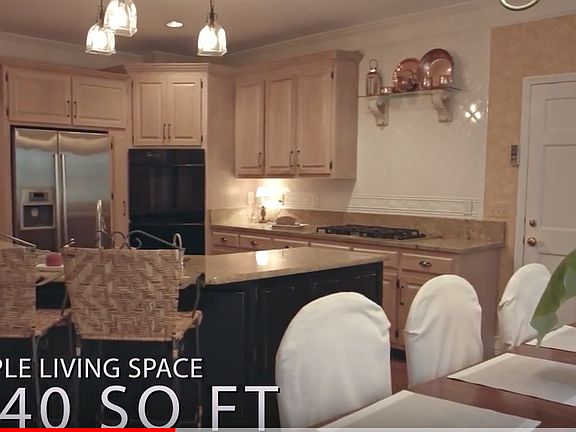 Eat-in Gourmet Kitchen