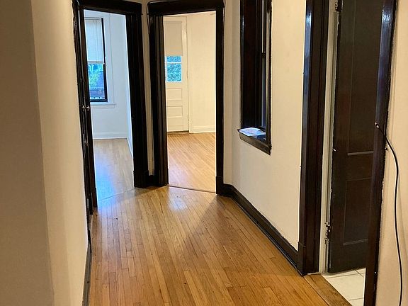 4th image of 1331 W Winona St #3