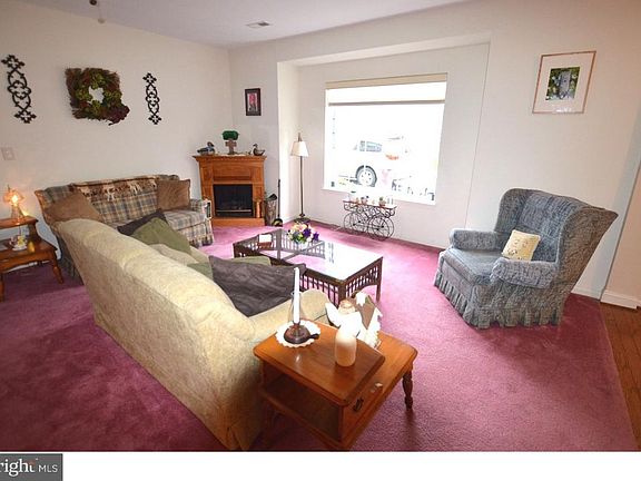 4th image of 4 Stuart Dr