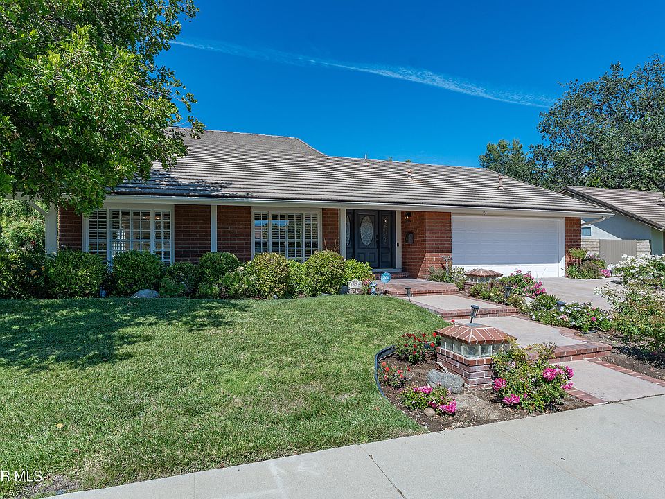 1st image of 3072 E Sierra Dr