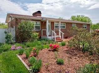 2 Green Valley Ct, Asheville, NC 28806