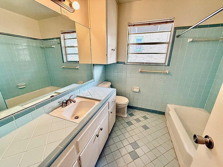 2411 S 5th St #4 — Photo 8