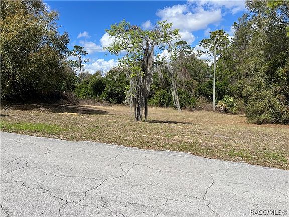 2nd image of 420 Cabot St