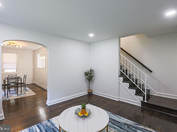 5th image of 6203 Hopeton Ave