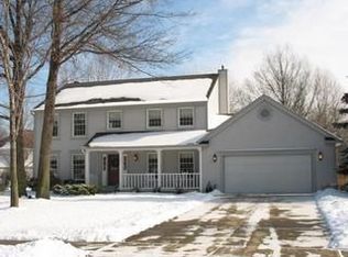 397 Cottonwood Ct, Avon Lake, OH 44012
