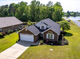 99 Ridge Lake Dr, Manning, SC 29102