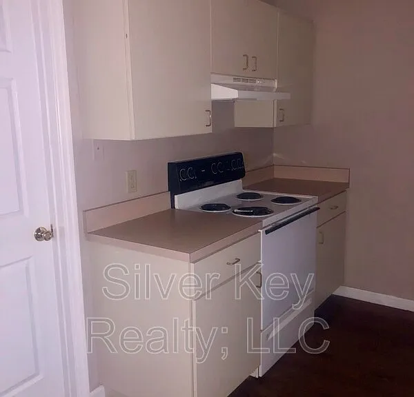 217 E Washington Ave #H — Photo 9