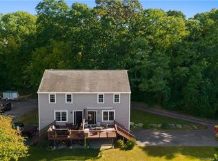 3 Oak Hill Dr #B, Clinton, CT 06413