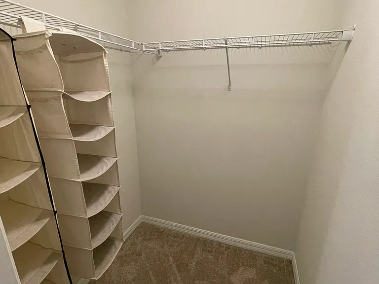 1208 Pavia Dr — Photo 2