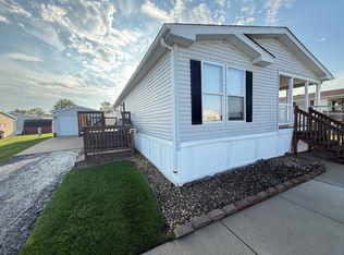17 Bobwhite Ln, Beecher, IL 60401