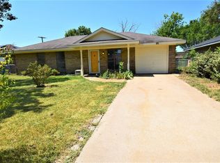 1706 Phillips Ln, Kaufman, TX 75142