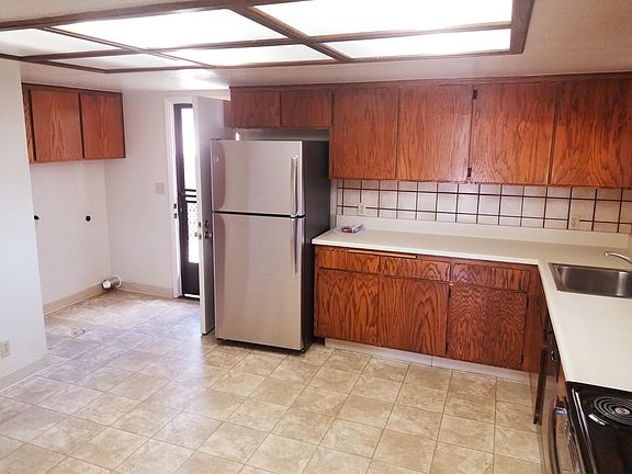 5th image of 370 Smalley Ave APT A