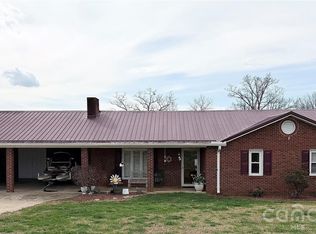 1709 Acorn Ave, Hudson, NC 28638