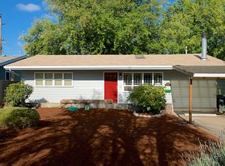 2986 Kincaid St, Eugene, OR 97405