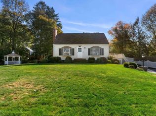 17 Orchard St, Beverly, MA 01915