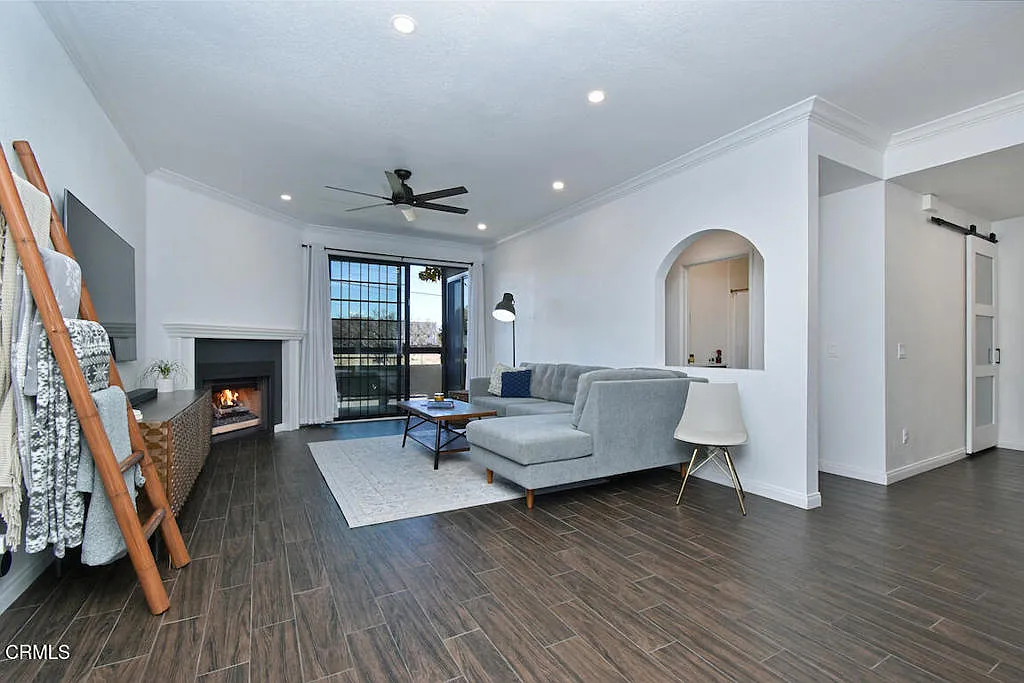 2 bed, 2.0 bath, 1245 sqft, $2,950 — Photo 4