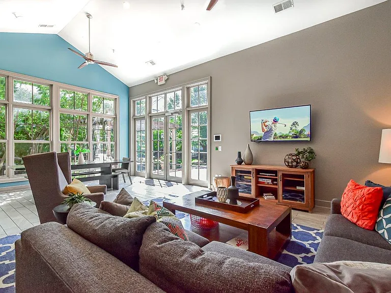 Central Park Apartment Homes — Photo 14