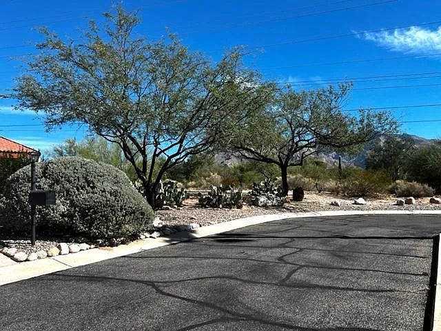 1410 W Cerrada Colima — Photo 4