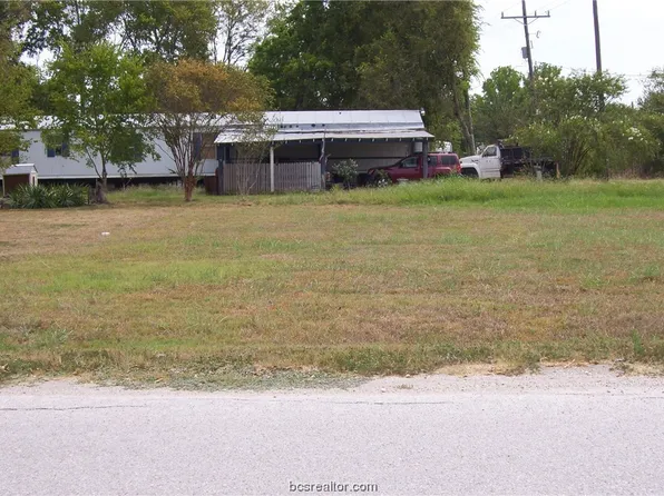 125 W Lee St W, Navasota, TX 77868